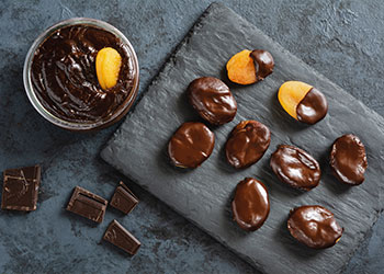 Abricots secs enrobés de chocolat noir